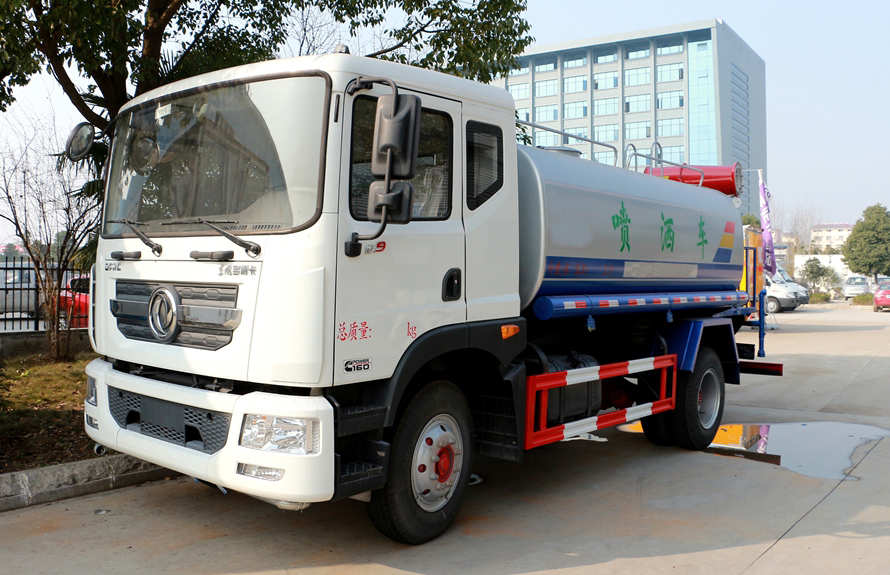東風D9多功能抑塵灑水車